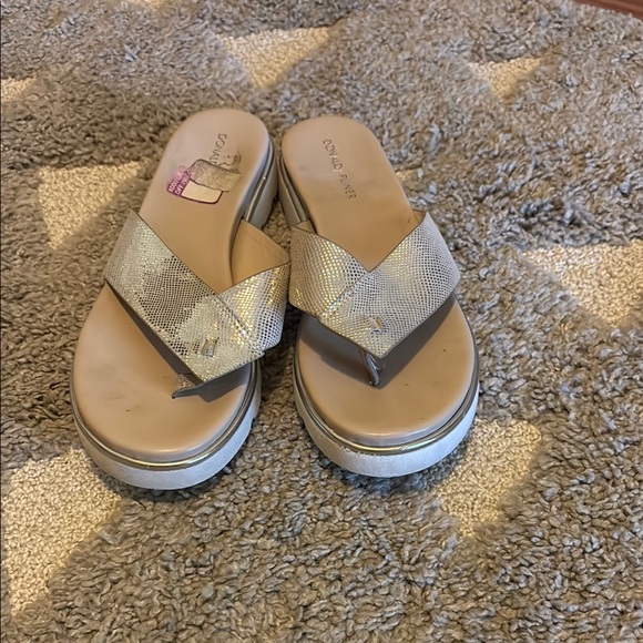 Donald Pliner  Metallic Gold Sandals - Picture 1 of 8